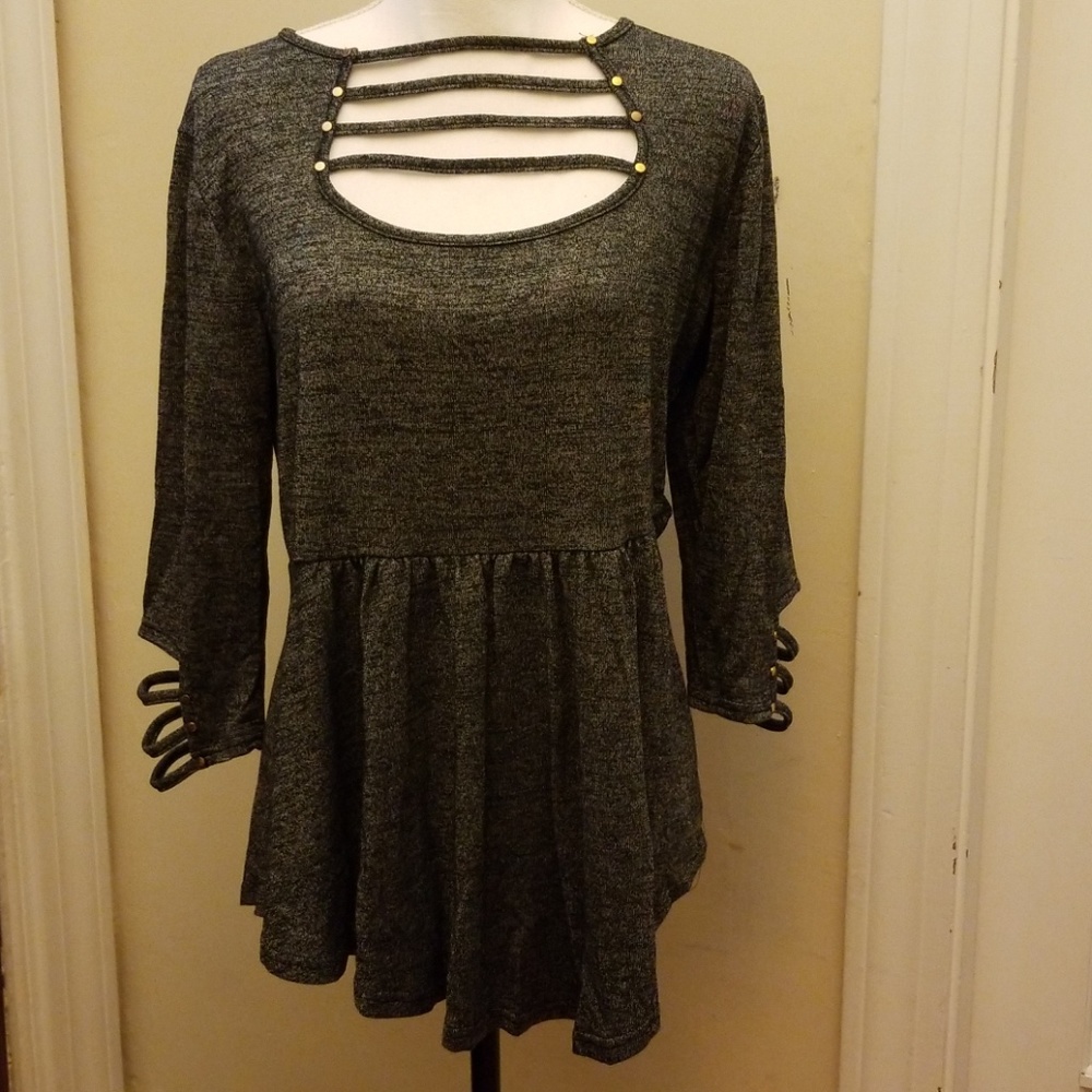 *One 3X left* Plus Size Gray Draped Caged Top - Picture 3 of 5
